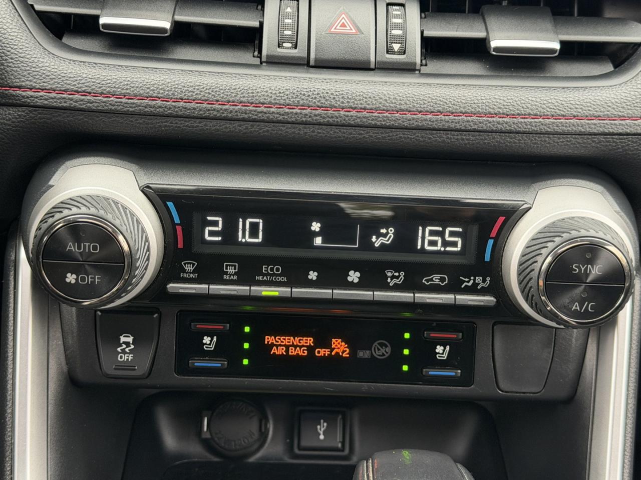 2021 Toyota RAV4 PRIME XSE - Photo #23