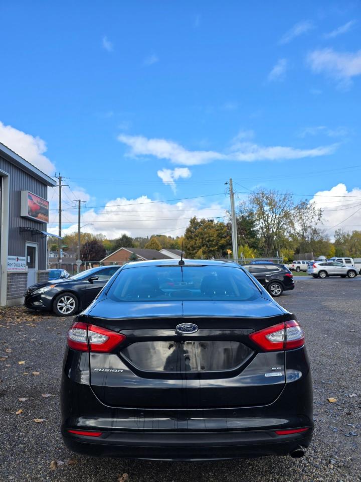 2014 Ford Fusion 4dr Sdn SE FWD - Photo #14