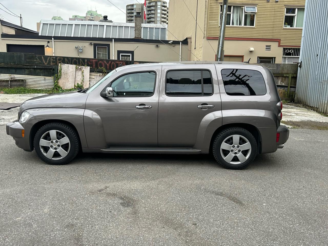 2011 Chevrolet HHR LT w/2LT - Photo #2