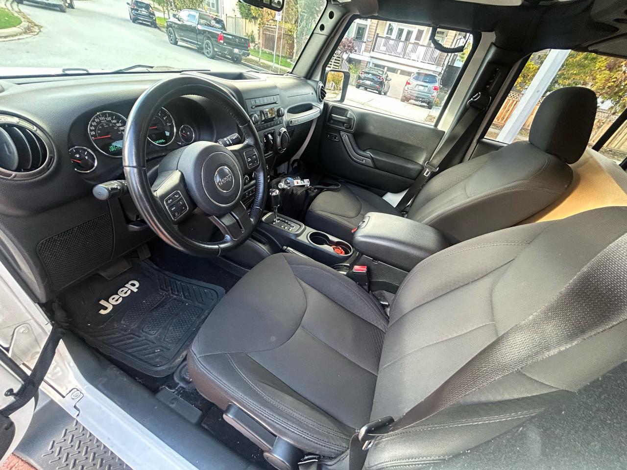 2018 Jeep Wrangler SPORT - Photo #9