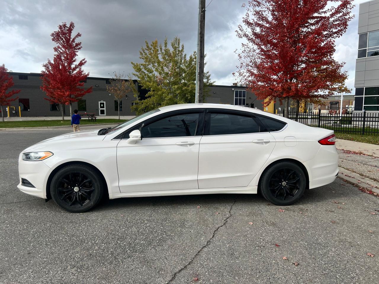 2014 Ford Fusion SE - Photo #10