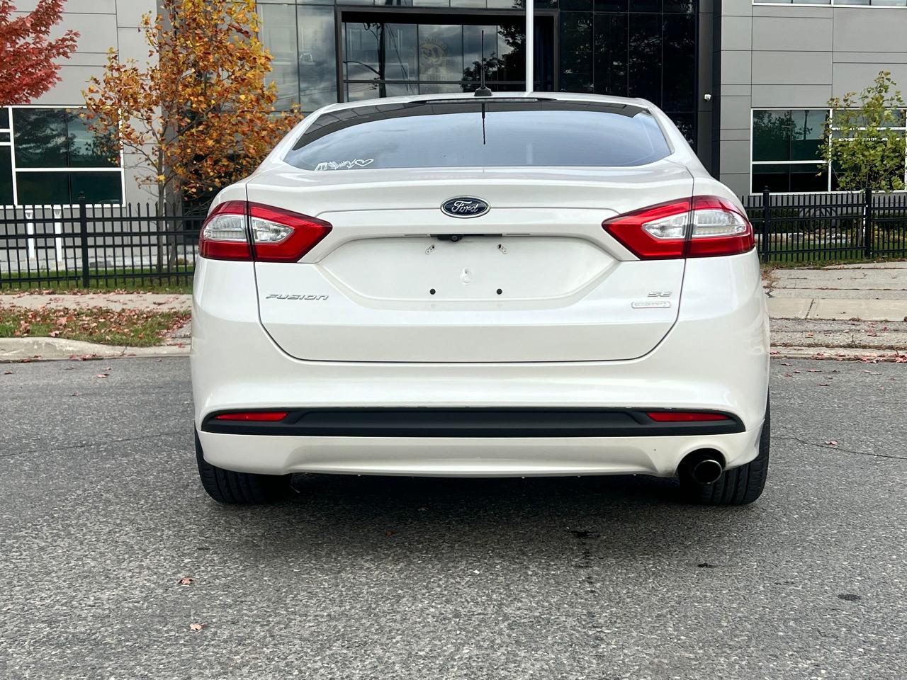 2014 Ford Fusion SE - Photo #11