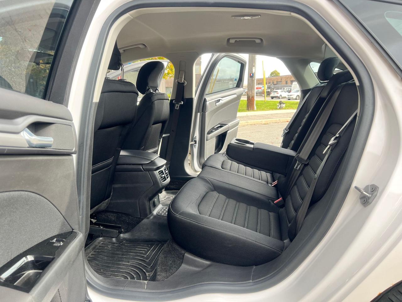 2014 Ford Fusion SE - Photo #13