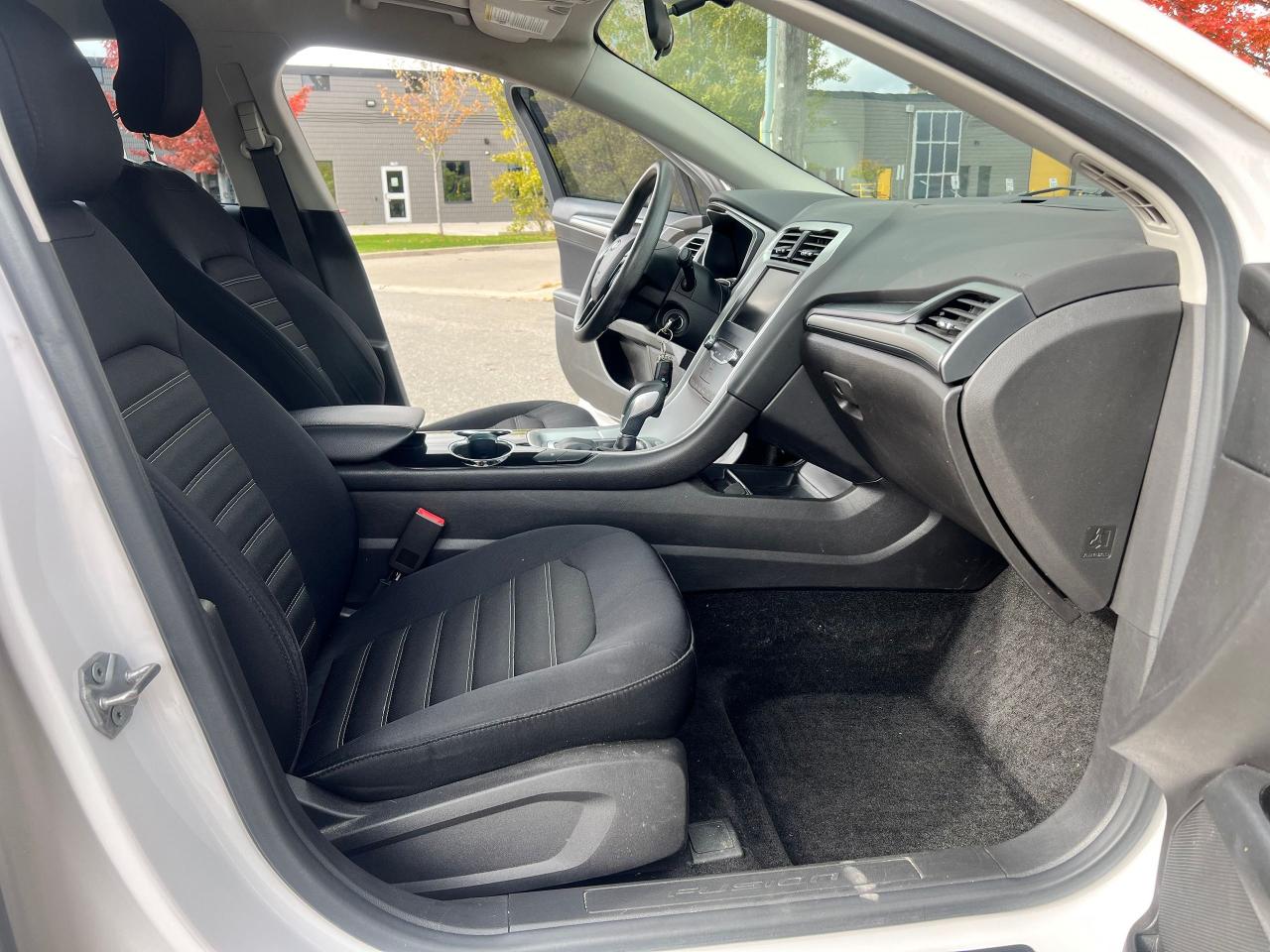 2014 Ford Fusion SE - Photo #14