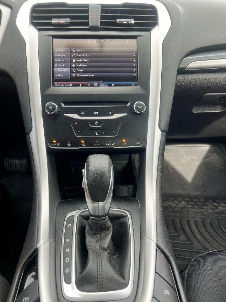 2014 Ford Fusion SE - Photo #27