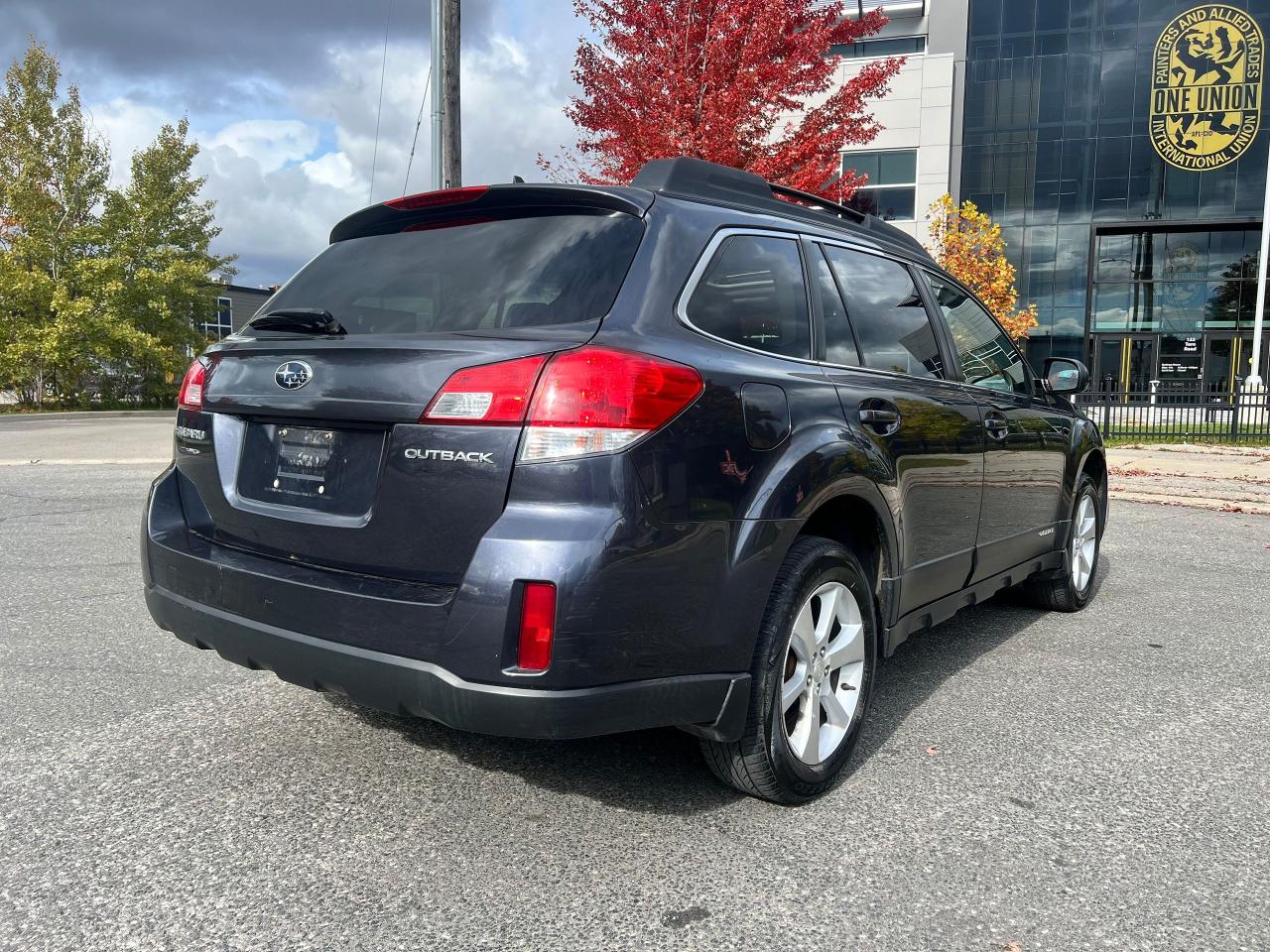 2013 Subaru Outback 2.5i w/Limited Pkg - Photo #13