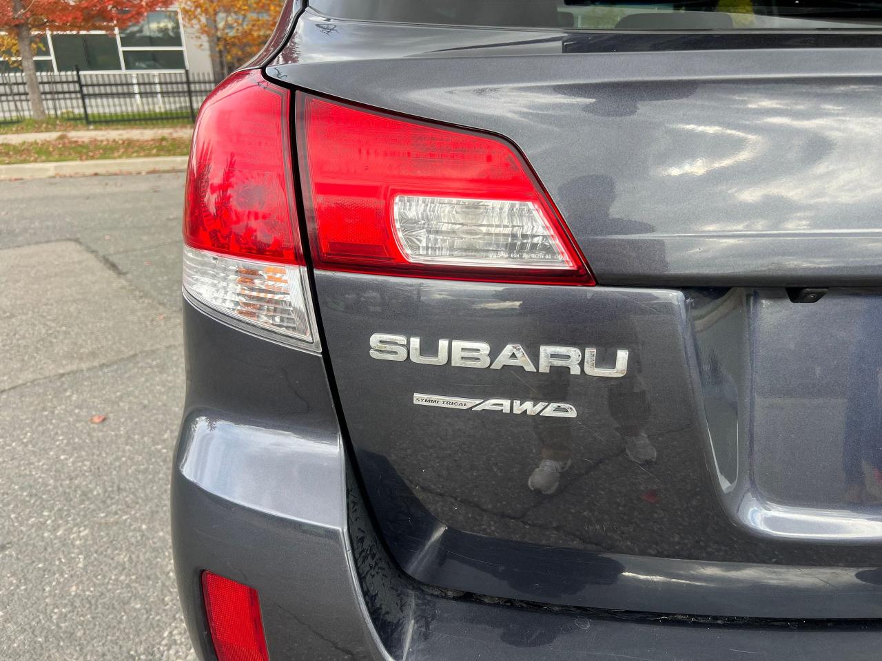 2013 Subaru Outback 2.5i w/Limited Pkg - Photo #24