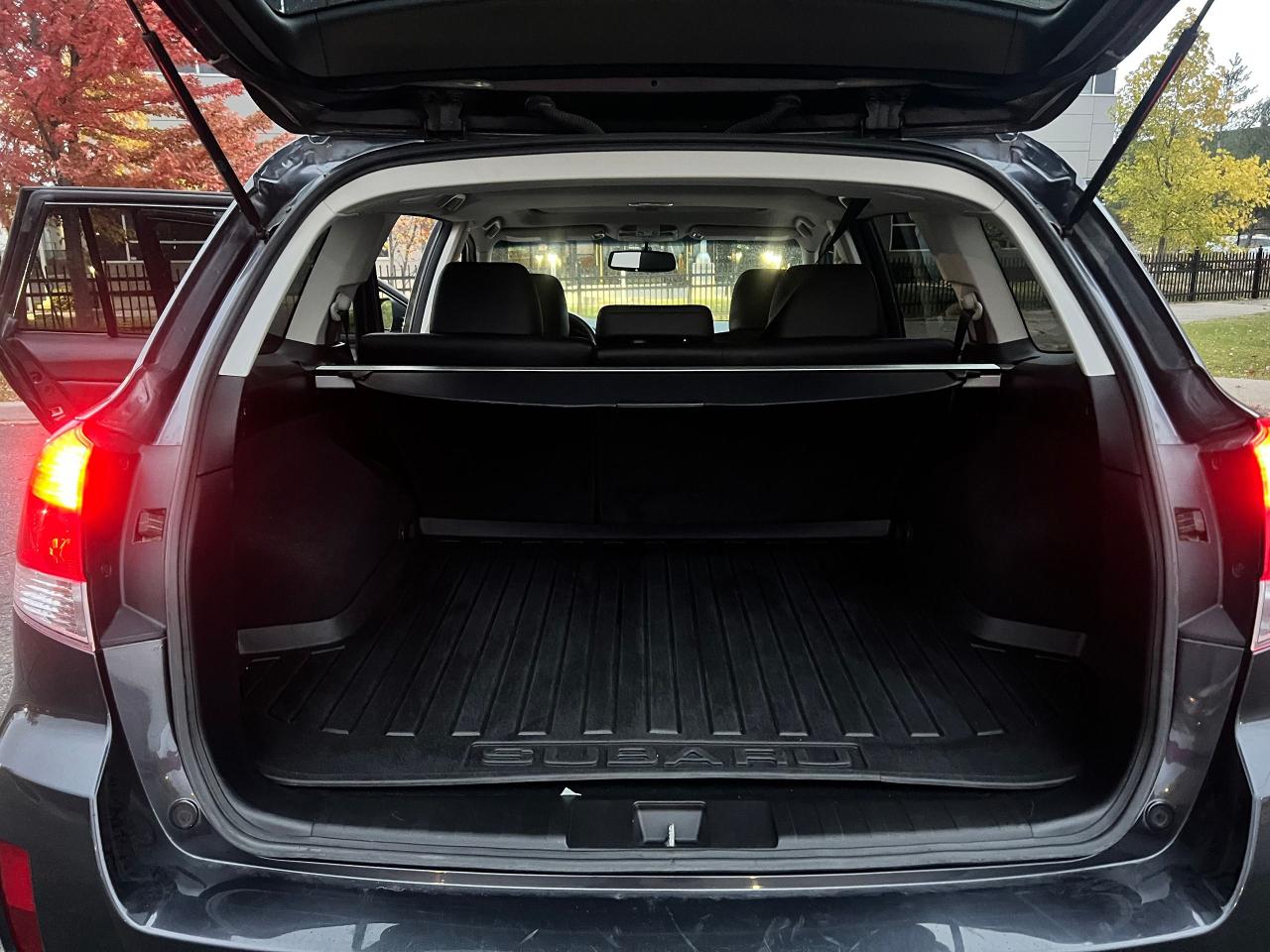 2013 Subaru Outback 2.5i w/Limited Pkg - Photo #25