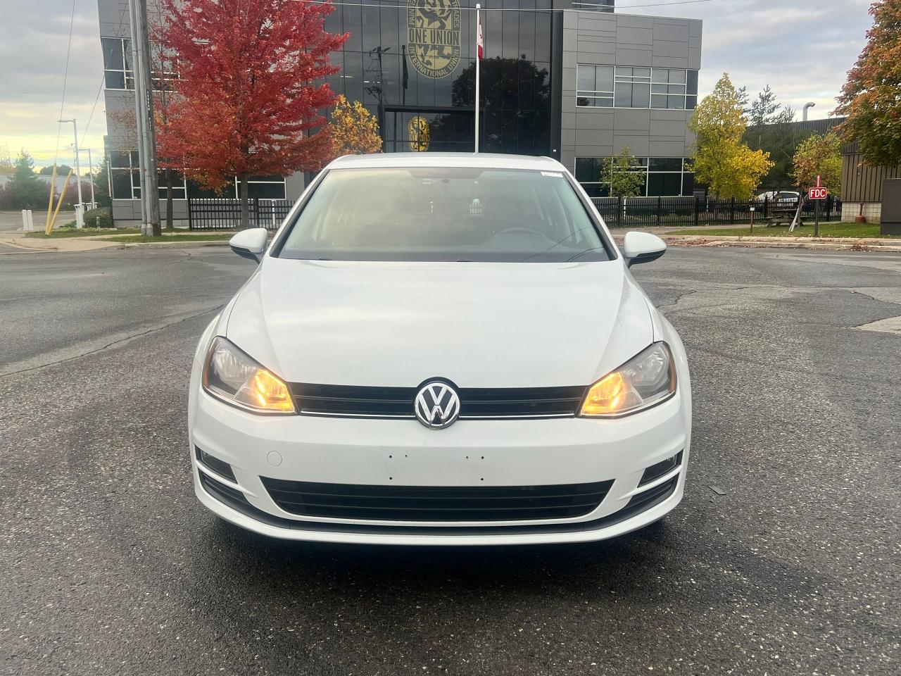 2015 Volkswagen Golf TRENDLINE - Photo #2