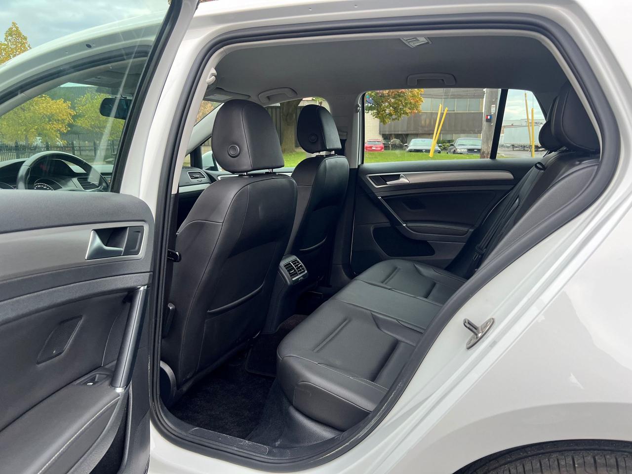 2015 Volkswagen Golf TRENDLINE - Photo #12