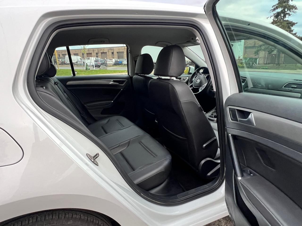 2015 Volkswagen Golf TRENDLINE - Photo #24