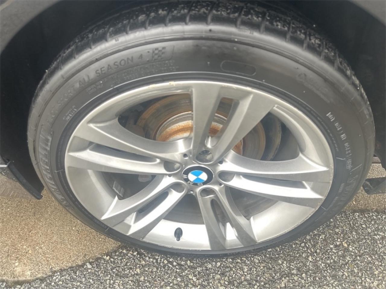 2016 BMW 3 Series 320i  xDrive  - Sunroof -  Navigation Photo5