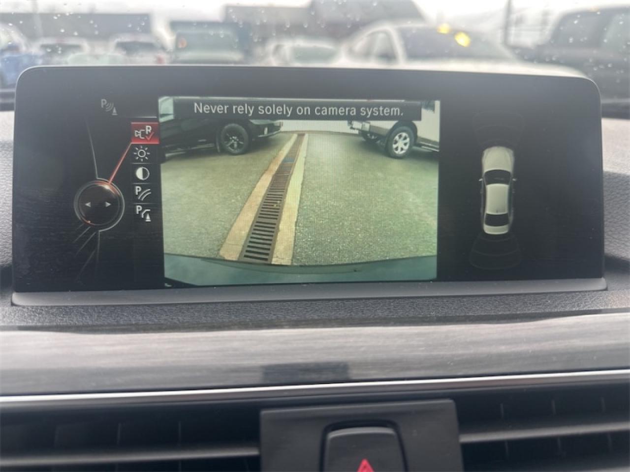 2016 BMW 3 Series 320i  xDrive  - Sunroof -  Navigation Photo5