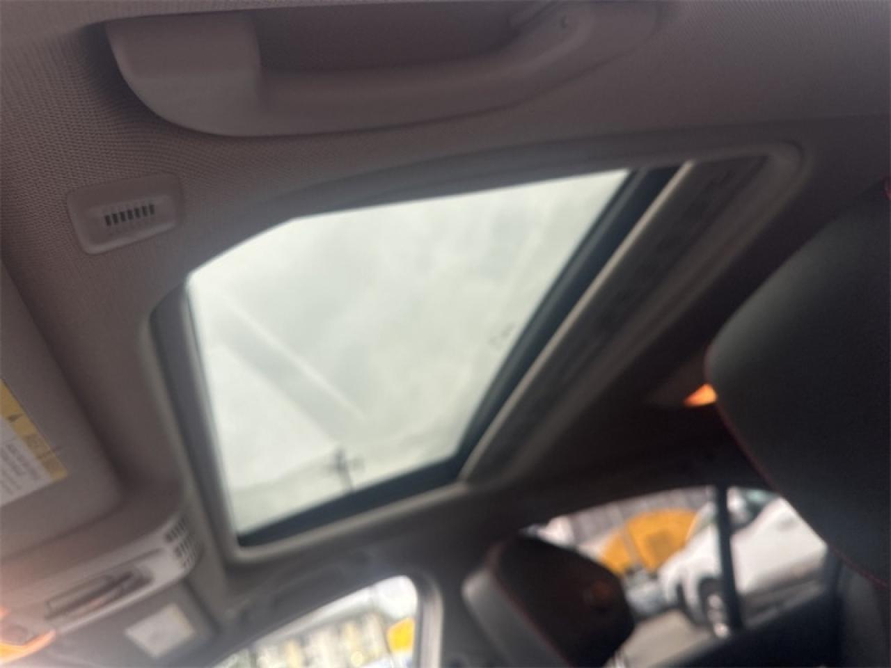 2016 BMW 3 Series 320i  xDrive  - Sunroof -  Navigation Photo5