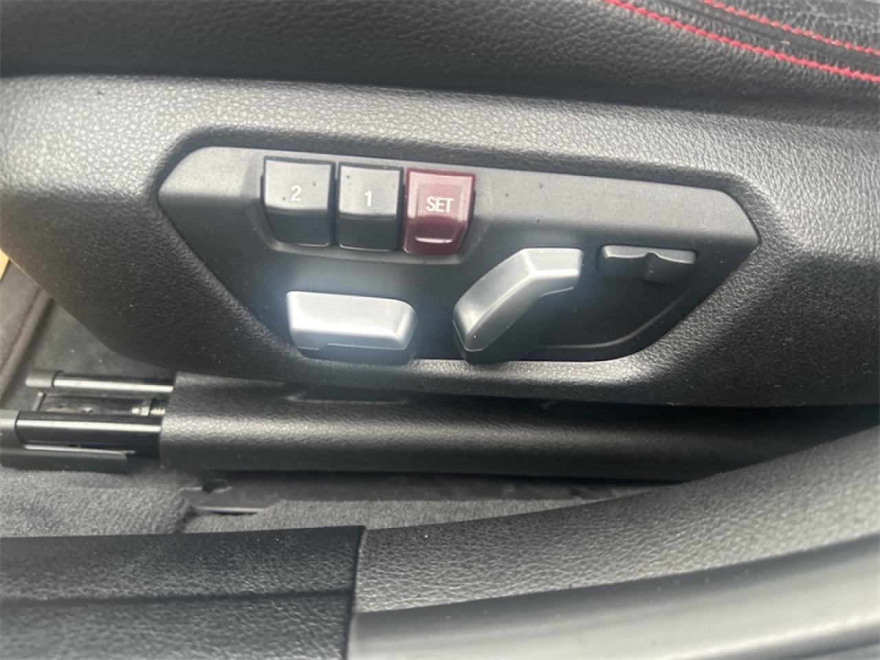 2016 BMW 3 Series 320i  xDrive  - Sunroof -  Navigation Photo5