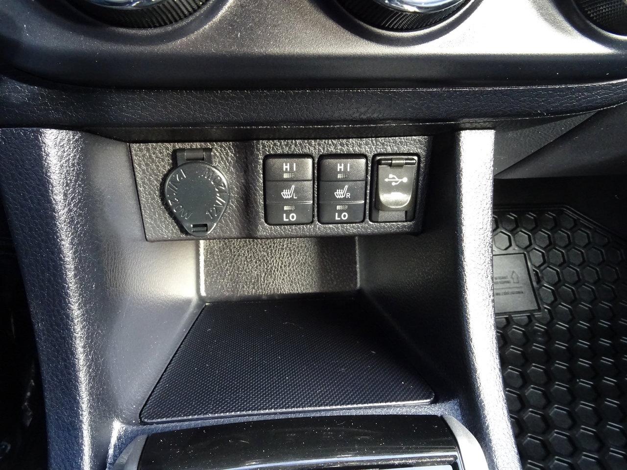 2014 Toyota Corolla LE Photo