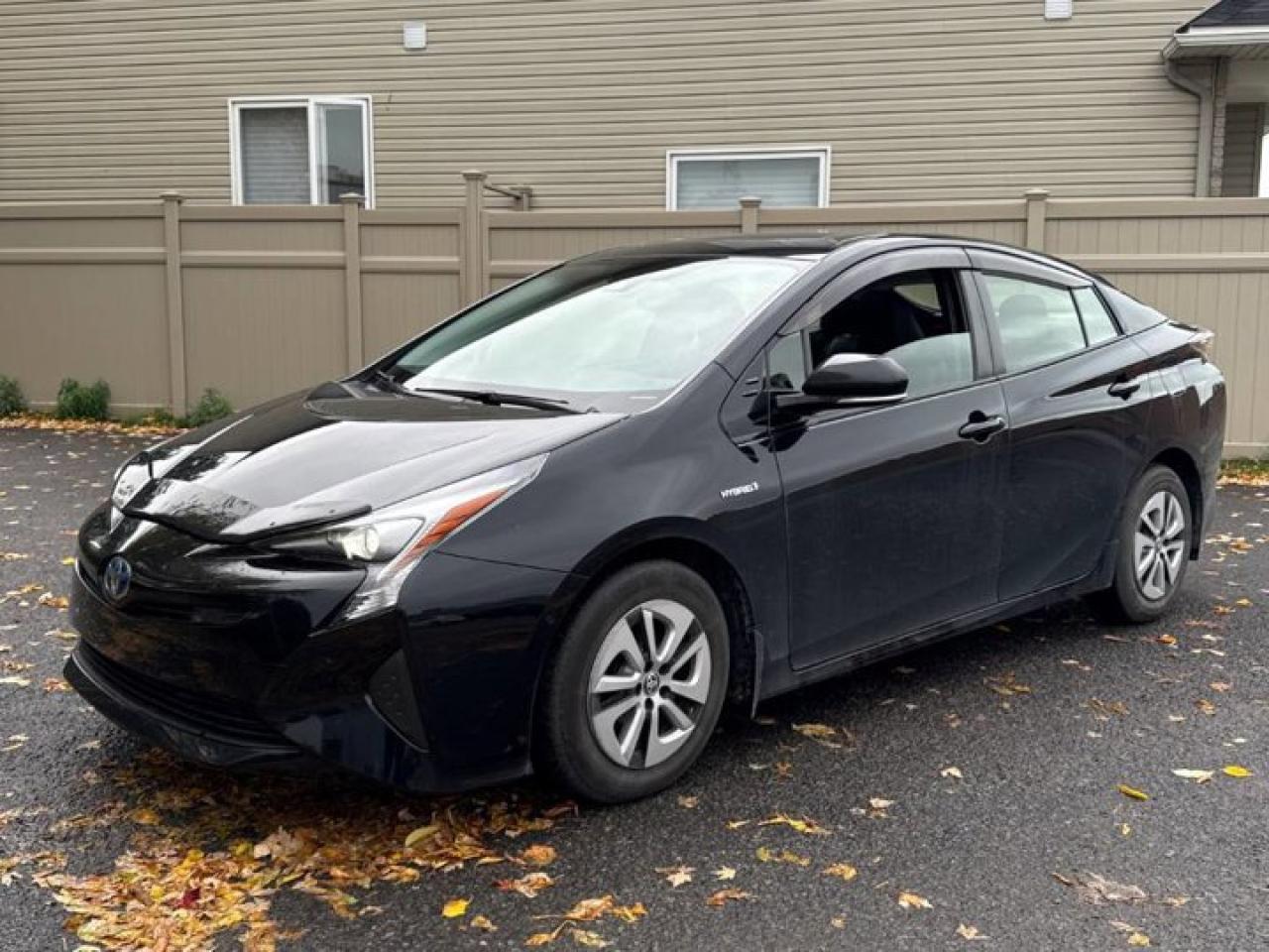 Used 2017 Toyota Prius Technology | Advanced Pkg | Leather | Sunroof | Nav | HUD | Power Seat | Rear Cam | Bluetooth & More for sale in Guelph, ON