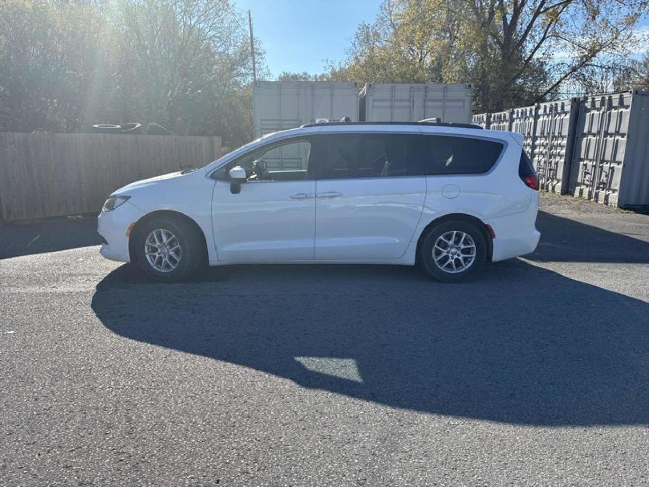 Used 2019 Chrysler Pacifica LX | 3600LB Tow Pkg | Power Seat | Heated Wheel + Seats | Remote Start | Nav | CarPlay & More ! for sale in Guelph, ON