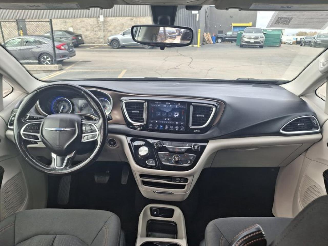 2019 Chrysler Pacifica LX | 3600LB Tow Pkg | Power Seat | Heated Wheel + Seats | Remote Start | Nav | CarPlay & More ! Photo