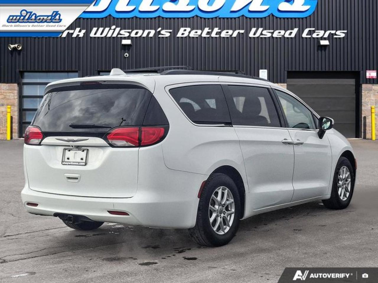 2019 Chrysler Pacifica LX | 3600LB Tow Pkg | Power Seat | Heated Wheel + Seats | Remote Start | Nav | CarPlay & More ! Photo