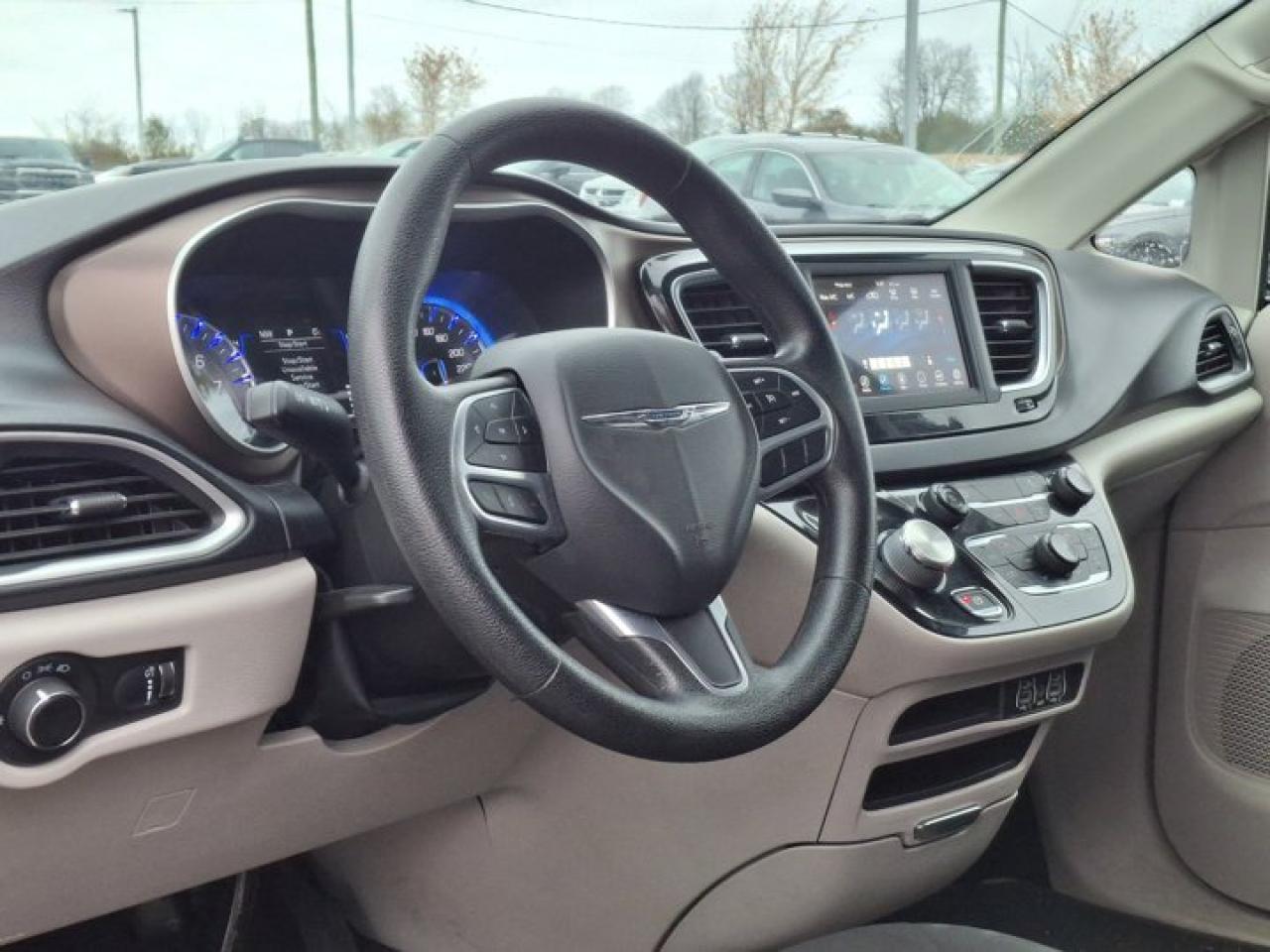 2021 Dodge Grand Caravan SE | Apple CarPlay | Android Auto | Cruise Control | Stow 'n Go | Rear Camera & More ! Photo