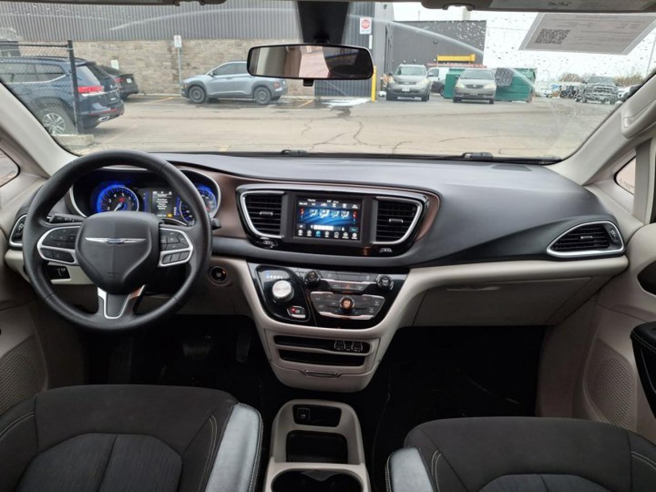 2021 Dodge Grand Caravan SE | Apple CarPlay | Android Auto | Cruise Control | Stow 'n Go | Rear Camera & More ! Photo