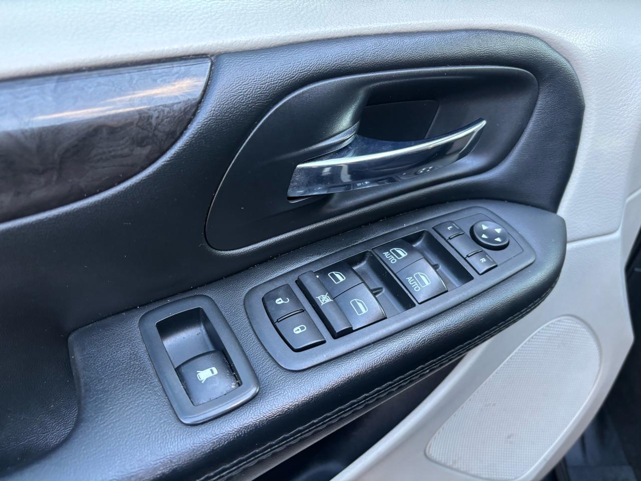 2018 Dodge Grand Caravan CANADA VALUE PACKAGE - Photo #3