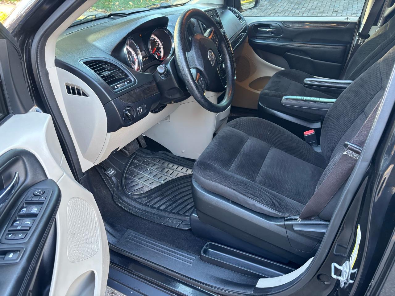 2018 Dodge Grand Caravan CANADA VALUE PACKAGE - Photo #2