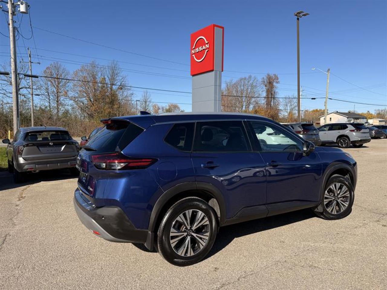 2021 Nissan Rogue SV AWD CVT Photo4