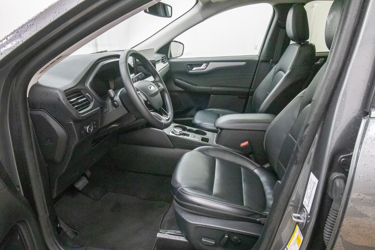 2024 Ford Escape Platinum AWD Photo5