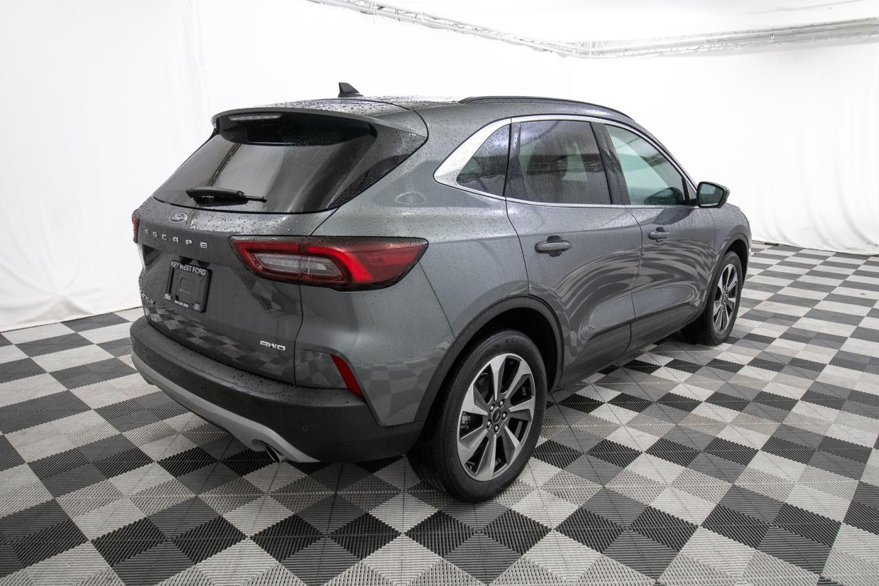 2024 Ford Escape Platinum AWD Photo5