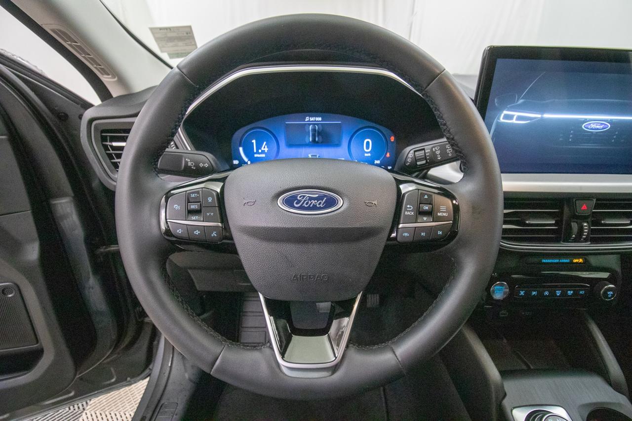 2024 Ford Escape Platinum AWD Photo5