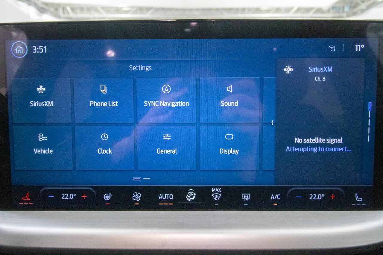 2024 Ford Escape Platinum AWD Photo5