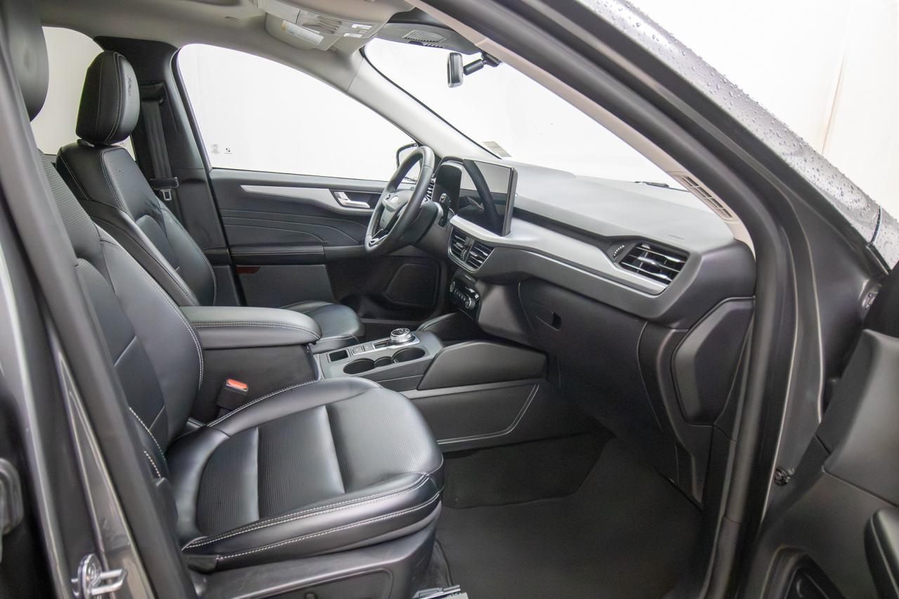 2024 Ford Escape Platinum AWD Photo5