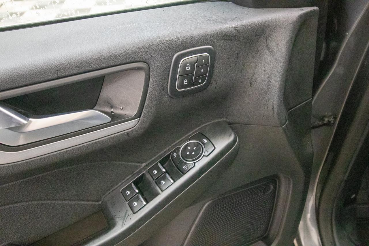 2024 Ford Escape Platinum AWD Photo5