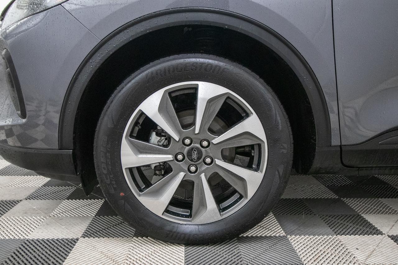 2024 Ford Escape Platinum AWD Photo5