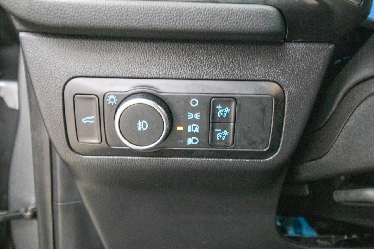 2024 Ford Escape Platinum AWD Photo5