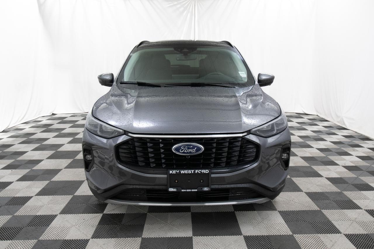 2024 Ford Escape Platinum AWD Photo5