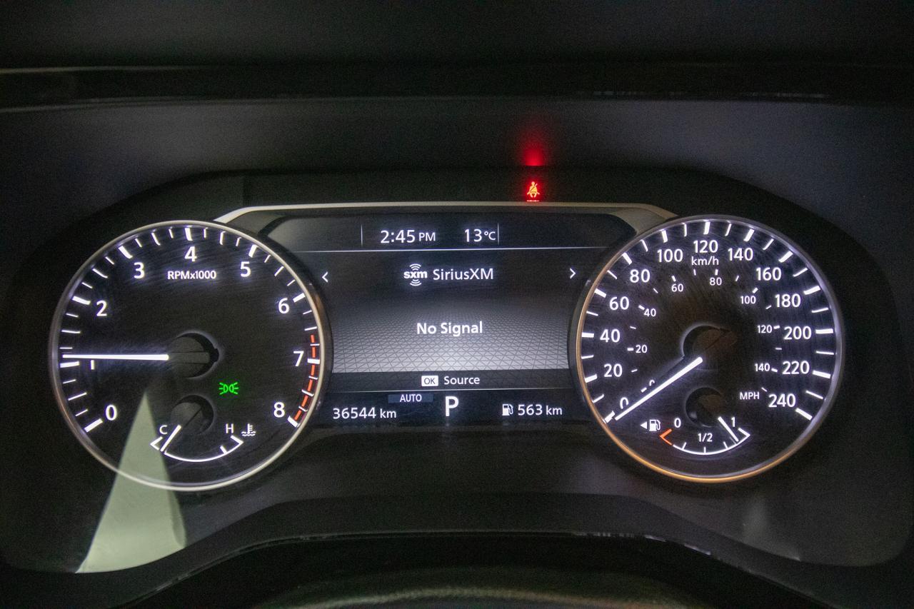 2024 Nissan Pathfinder SV 4WD Photo5