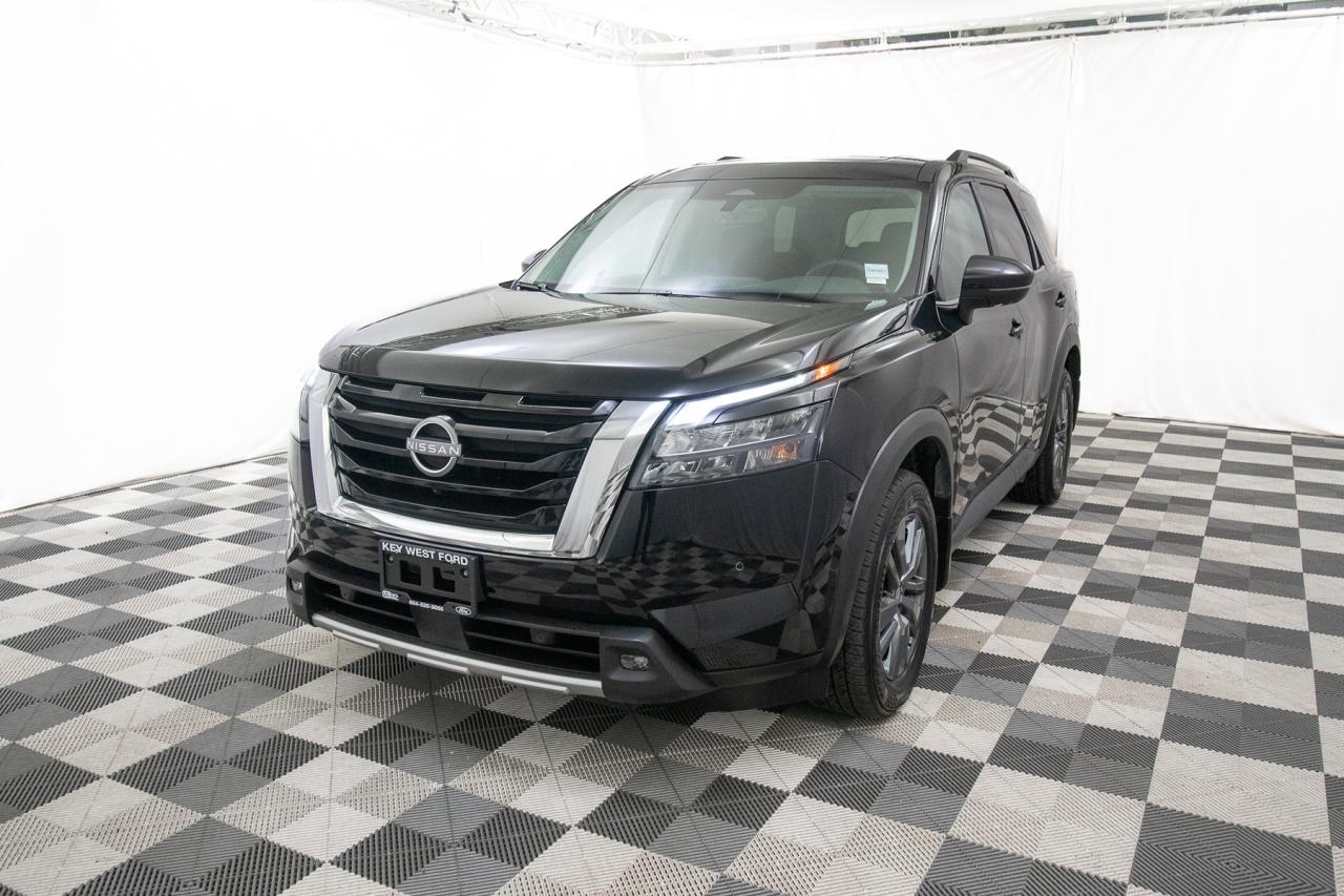 Used 2024 Nissan Pathfinder SV 4WD for sale in New Westminster, BC