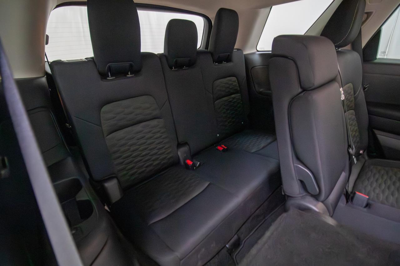 2024 Nissan Pathfinder SV 4WD Photo5