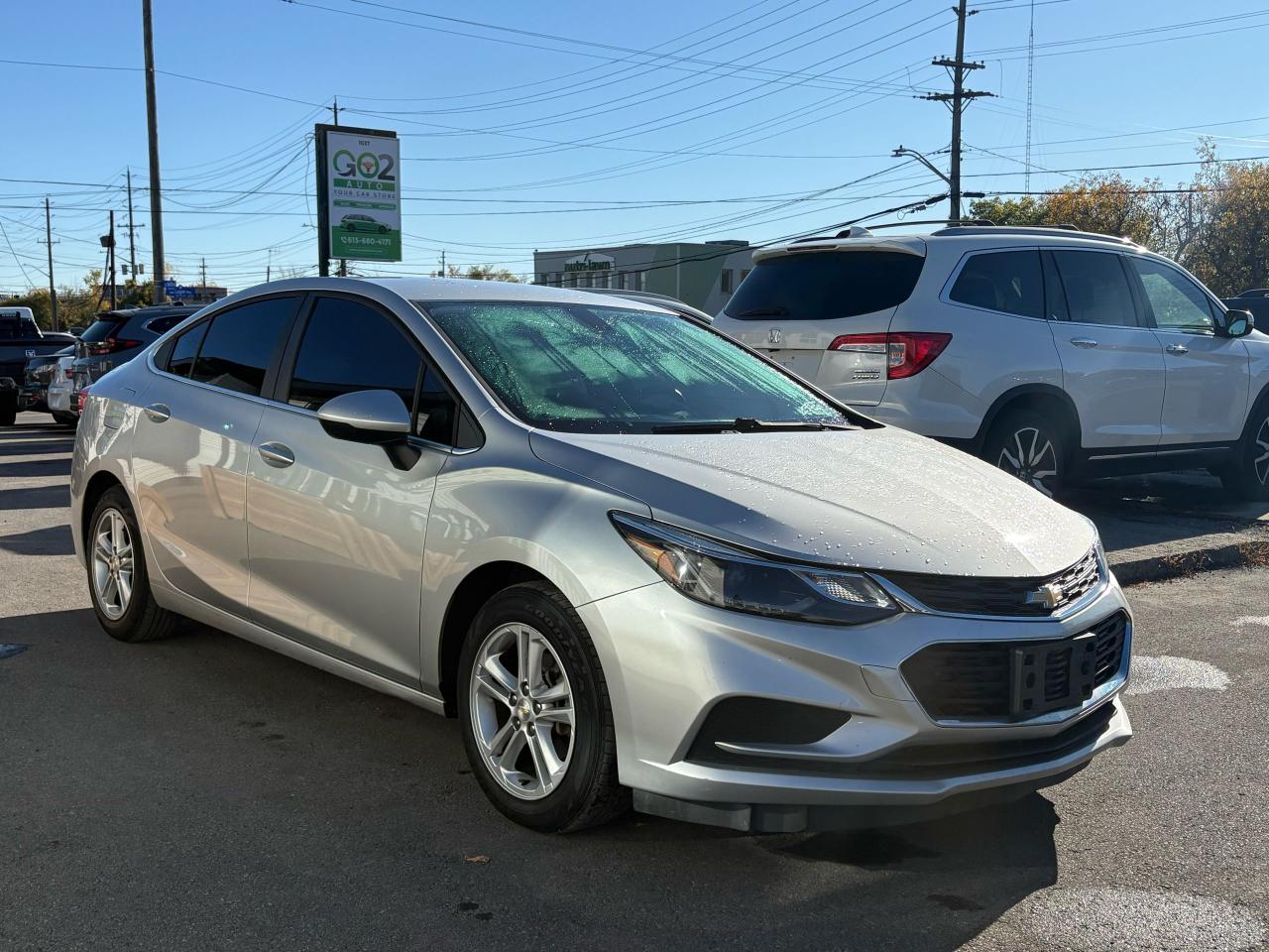2017 Chevrolet Cruze LT Photo2