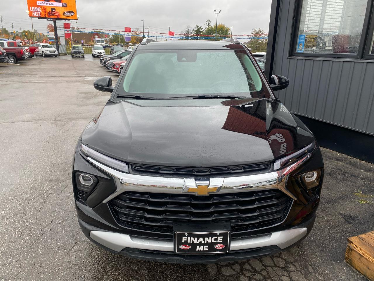 2024 Chevrolet TrailBlazer AWD 4dr LT Photo2