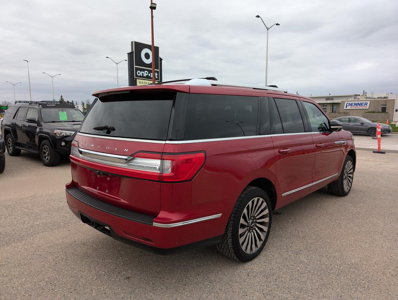 2020 Lincoln Navigator Reserve | Heated Cooled Seats | 360° Camera - Photo #4