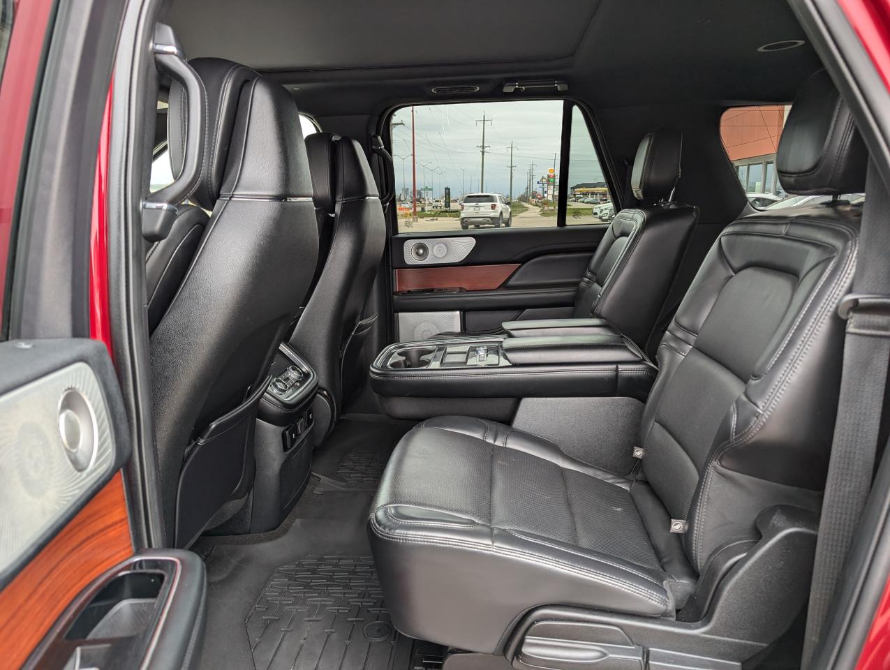 2020 Lincoln Navigator Reserve | Heated Cooled Seats | 360° Camera - Photo #14