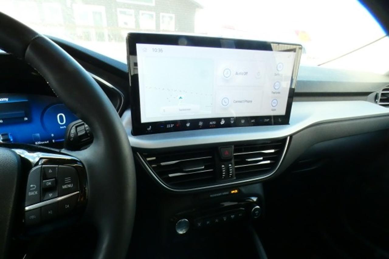 2024 Ford Escape Platinum AWD w/Htd Leather, pano S/R, NAV, BUC - Photo #16