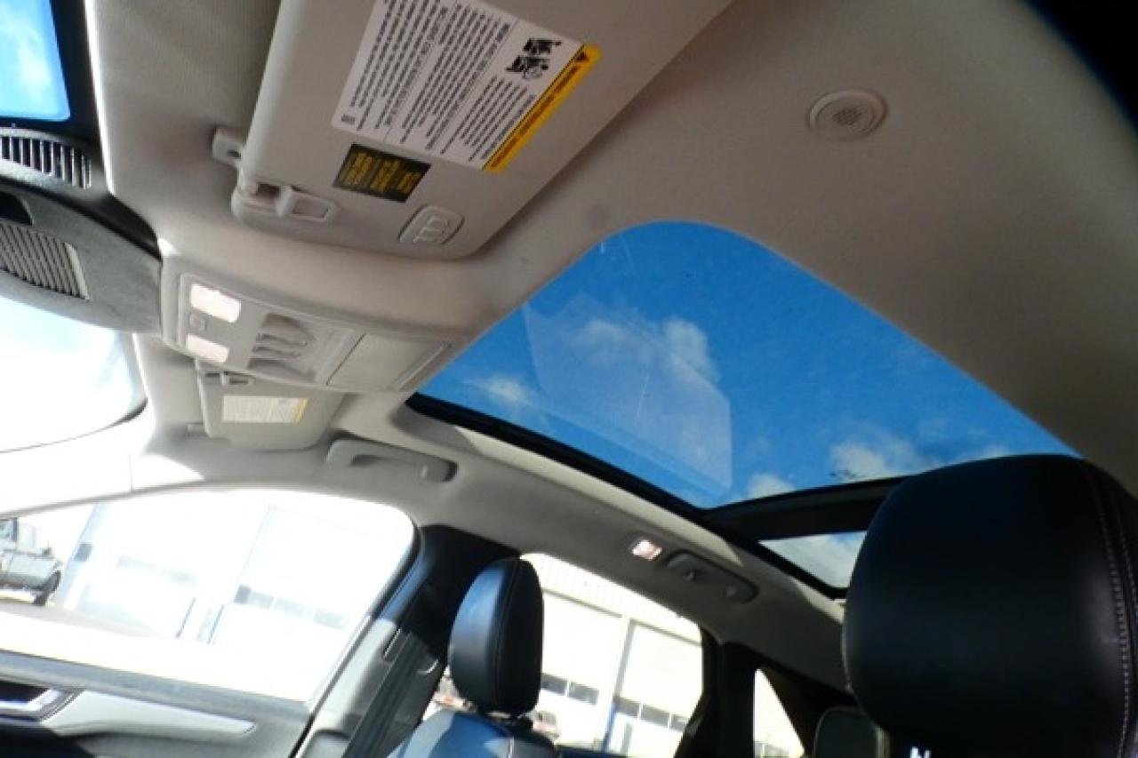 2024 Ford Escape Platinum AWD w/Htd Leather, pano S/R, NAV, BUC - Photo #19