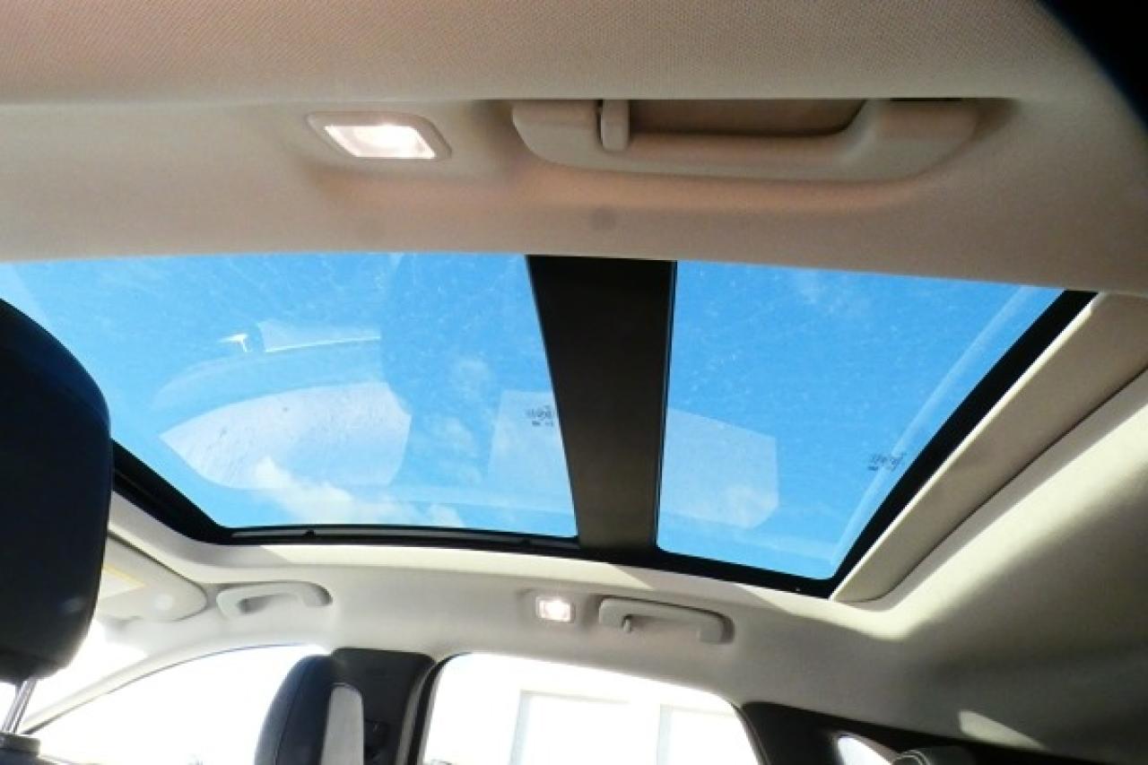 2024 Ford Escape Platinum AWD w/Htd Leather, pano S/R, NAV, BUC - Photo #18