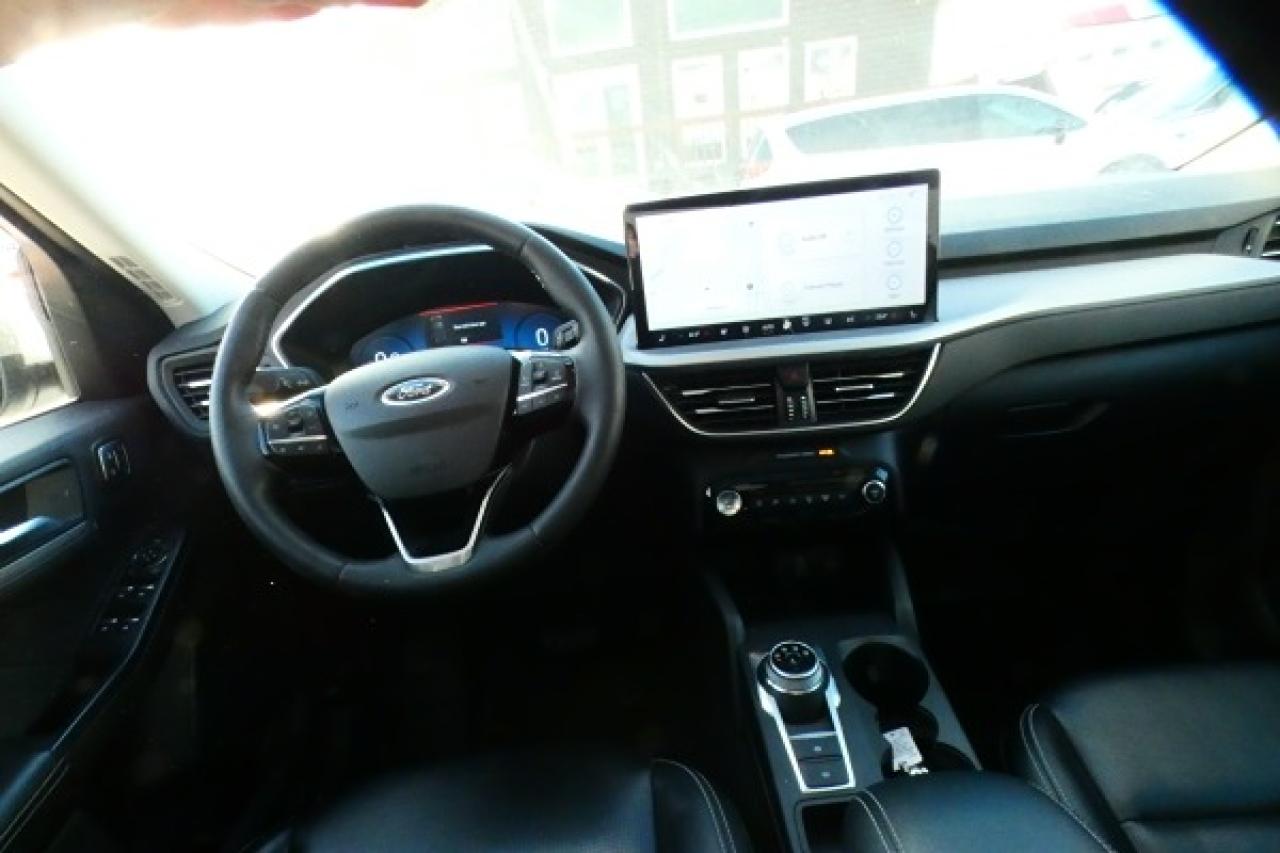 2024 Ford Escape Platinum AWD w/Htd Leather, pano S/R, NAV, BUC - Photo #12
