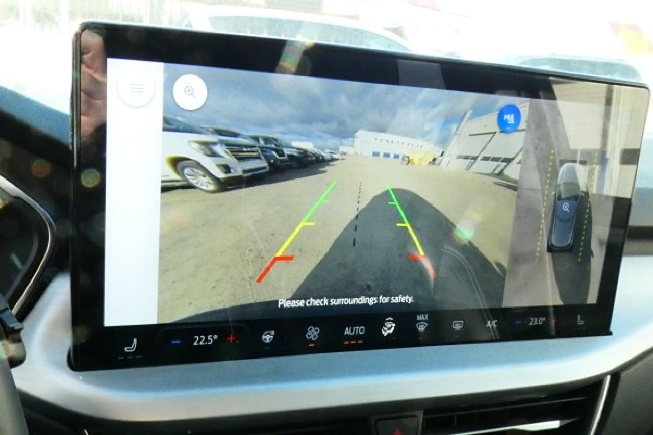 2024 Ford Escape Platinum AWD w/Htd Leather, pano S/R, NAV, BUC - Photo #15